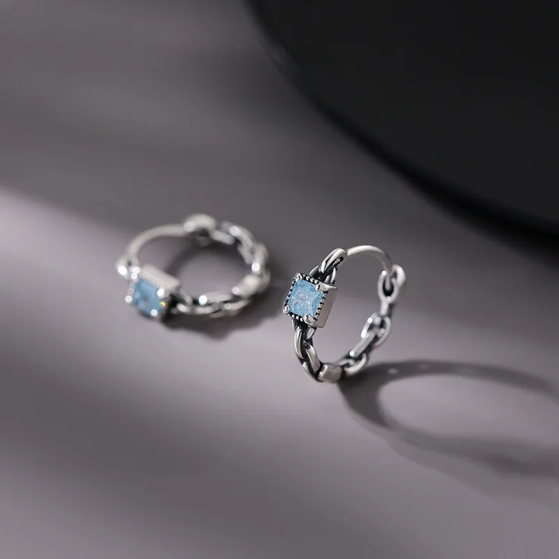 

Женские серьги-кольца из серебра 925 пробы с фианитом