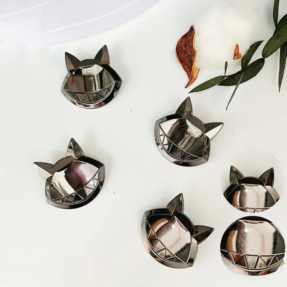 

Модные аксессуары с эмблемой аниме, металлическая шляпа, модель косплея, Волшебная нагрудная игла, девушка