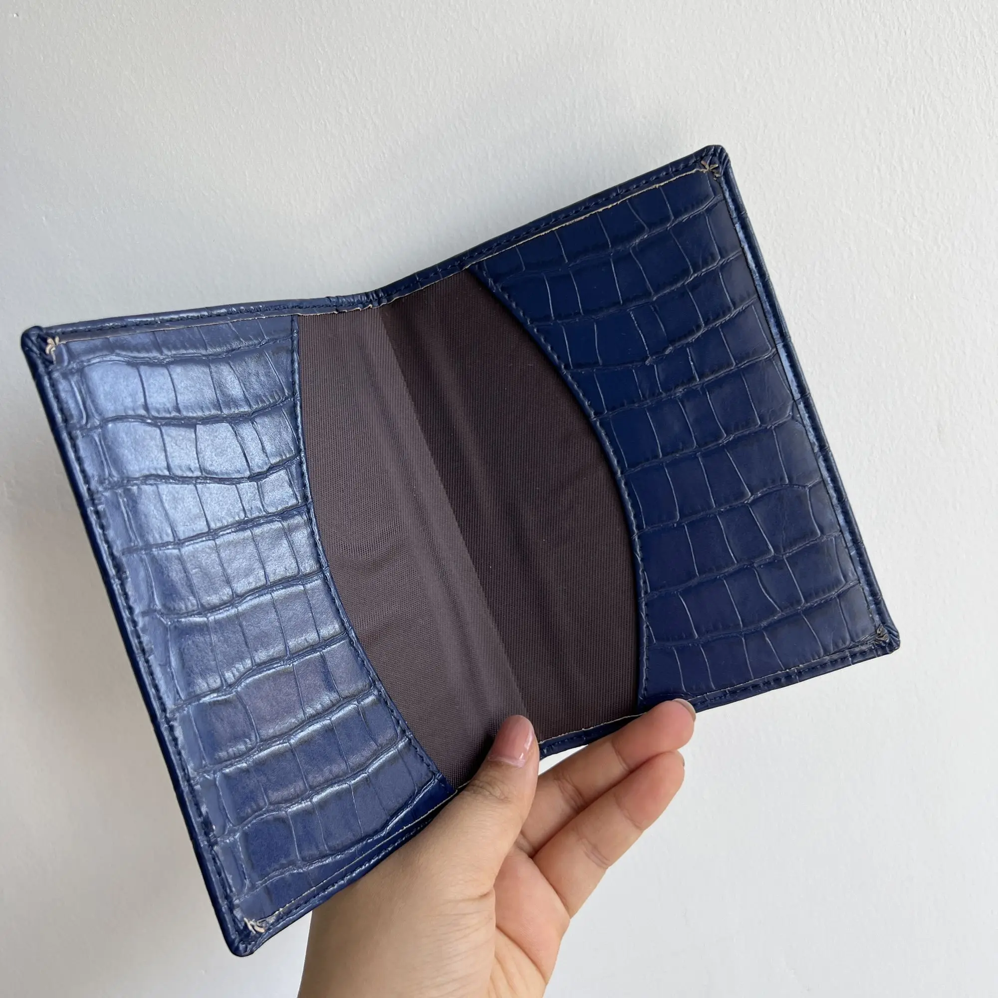 Free Custom Letters Embossed Crocodile Leather Passport Holder Cover Travel Passport Wallet