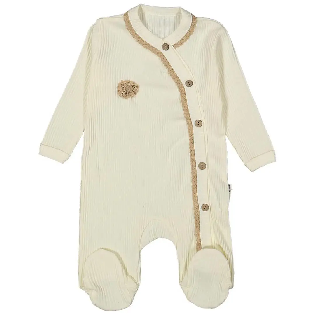 

Комбинезон на пуговицах с цветочным узором и вышивкой крючком для маленьких девочек