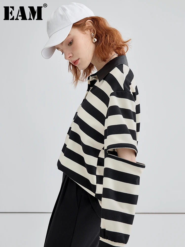 

[EAM] Women Black Striped Hollow Out Big Size T-shirt New Leather Lapel Long Sleeve Fashion Tide Spring Autumn 2022 1DF0323