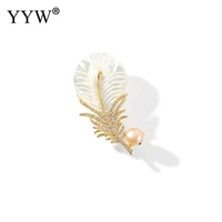cubic zirconia brooch broche broach 2022 designer brand women brass with white shell freshwater pearl feather broche broach