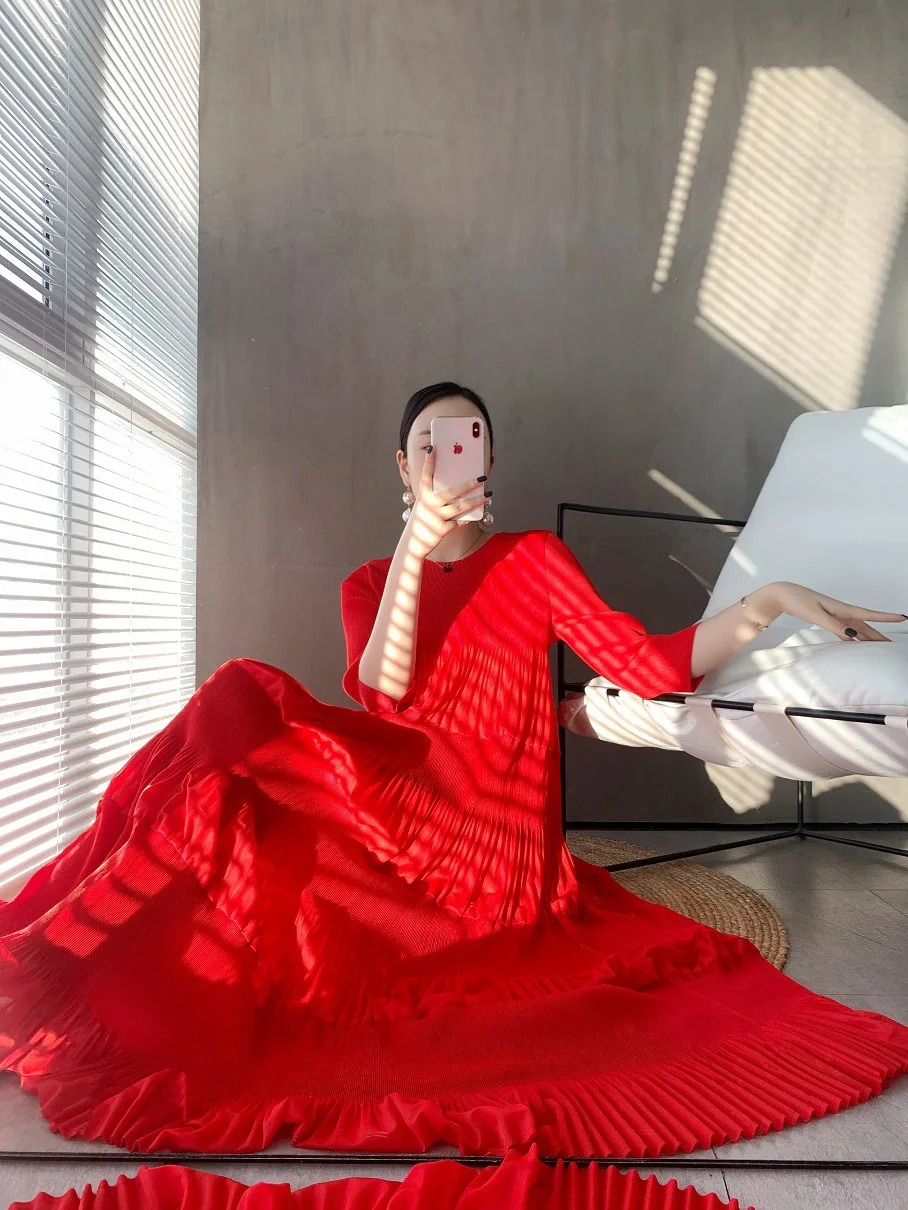 

Miyake pleated spring new women's red loose large size banquet dress dance group large swing long dress