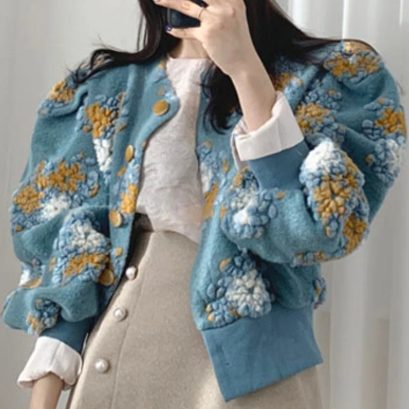 Women's Round Neck Retro Three-dimensional Flower Single-breasted Lantern Sleeve Waist Short Coat 2023 Winter Fashion