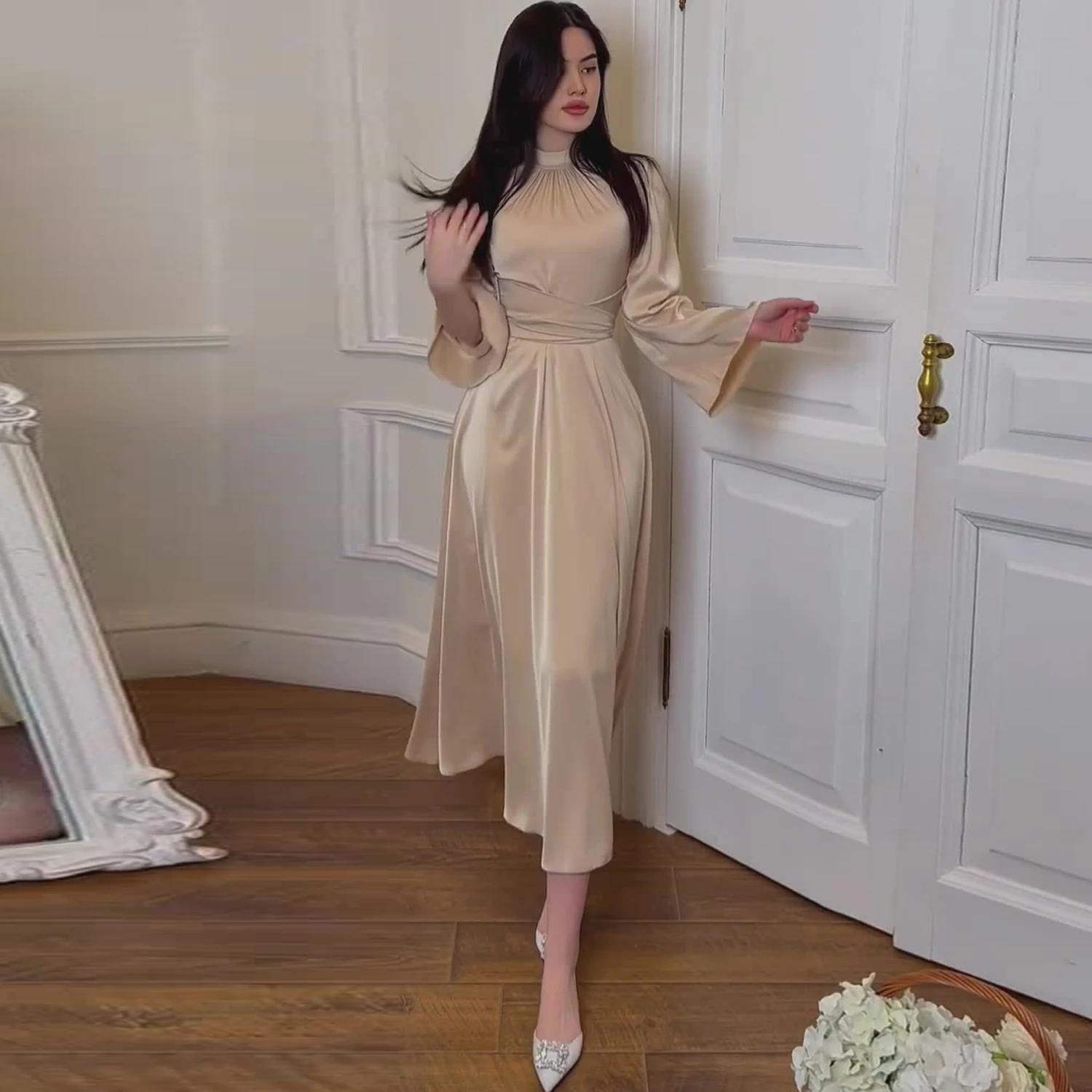 Женское винтажное однотонное платье-водолазка с поясом