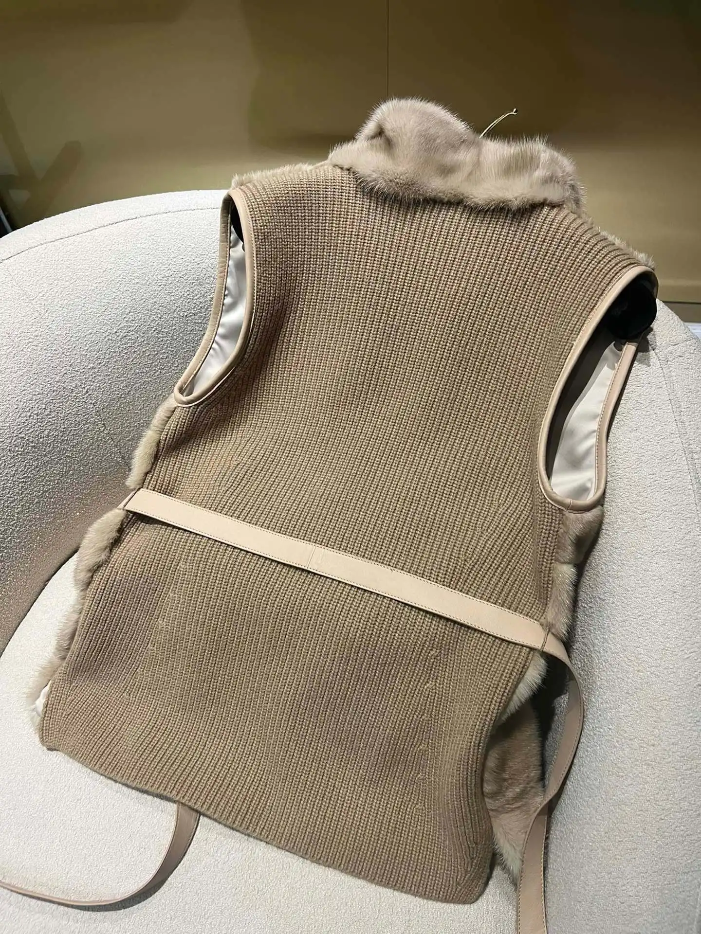 Рисунок 4 - Норковый кашемировый вязаный жилет