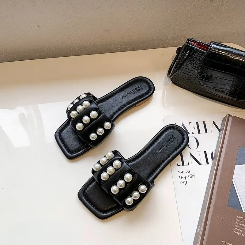 

Новинка лета 2021, стильные модные тапочки на плоской подошве с открытым носком, женские удобные сандалии с жемчугом, пляжная обувь