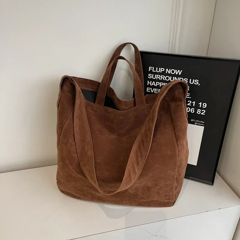 Фото Large Capacity Velvet 2024 Hot Selling Tote Bag Zipper Solid Color Popular Fashion Handbag Soft Simple Commuting Shoulder Bag №1