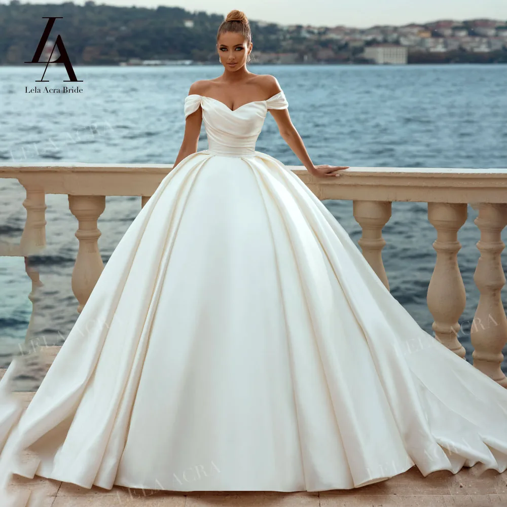 

LelaAcra Sweetheart Satin Wedding Dress 2022 Off Shoulder Court Train Princess Bride Gowns SM52 Plus Size Vestido de Noiva