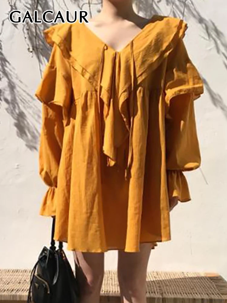 

Мини-платье GALCAUR женское с V-образным вырезом, пышными рукавами и асимметричным подолом, свободное мини-платье в стиле пэчворк с оборками, мо...