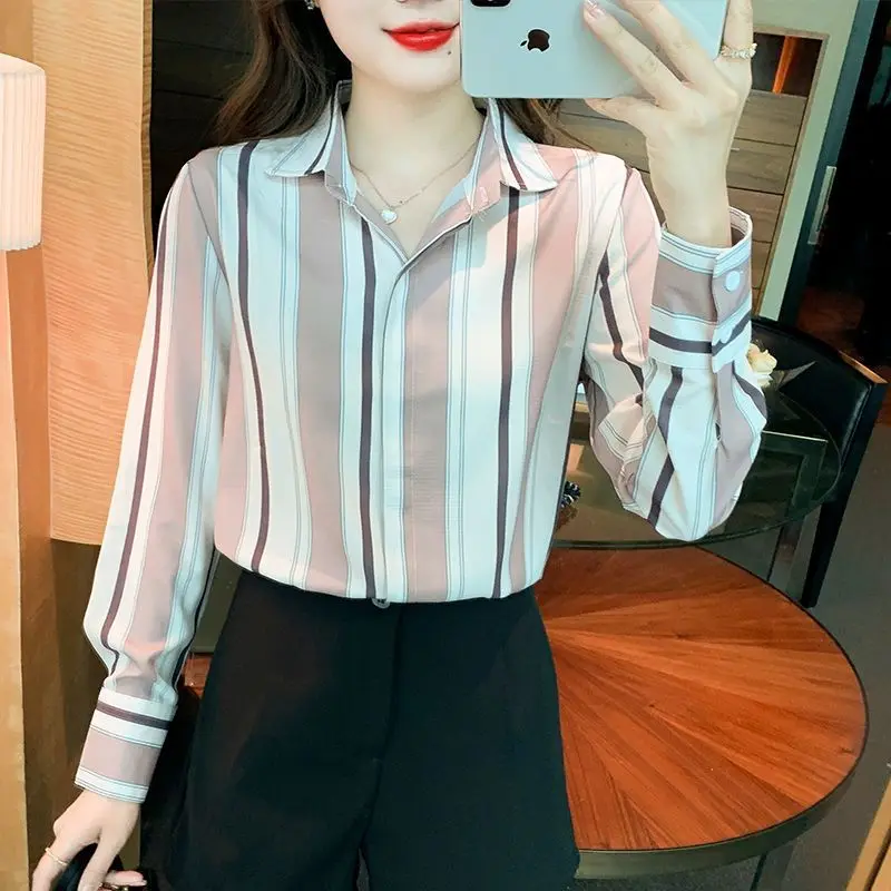 Женская рубашка-поло в полоску с длинным рукавом