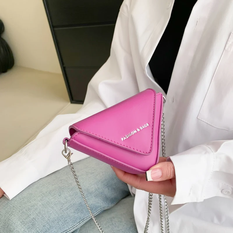 

2023 New Women's Chain Triangle Bags Solid Colour Mini Crossbody Bags Messenger Bag Female Evening Lipstick Bags Bolsa Feminina