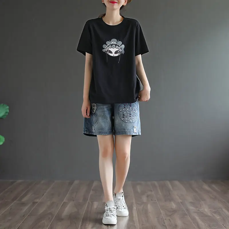 2021 Summer Women Elastic Waist Wide Leg Shorts Female Loose Floral Embroidery Pattern Denim Shorts Lady Casual Patchwork Shorts