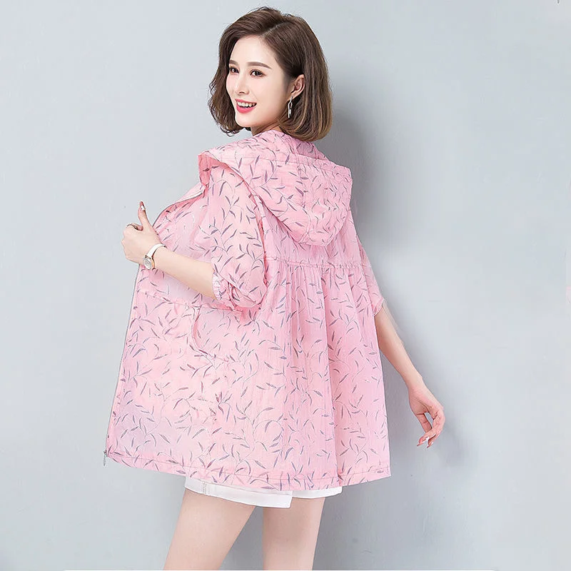 

Женская Солнцезащитная одежда средней длины, новая летняя модная свободная тонкая дышащая повседневная куртка с капюшоном и защитой от ультрафиолета в Корейском стиле