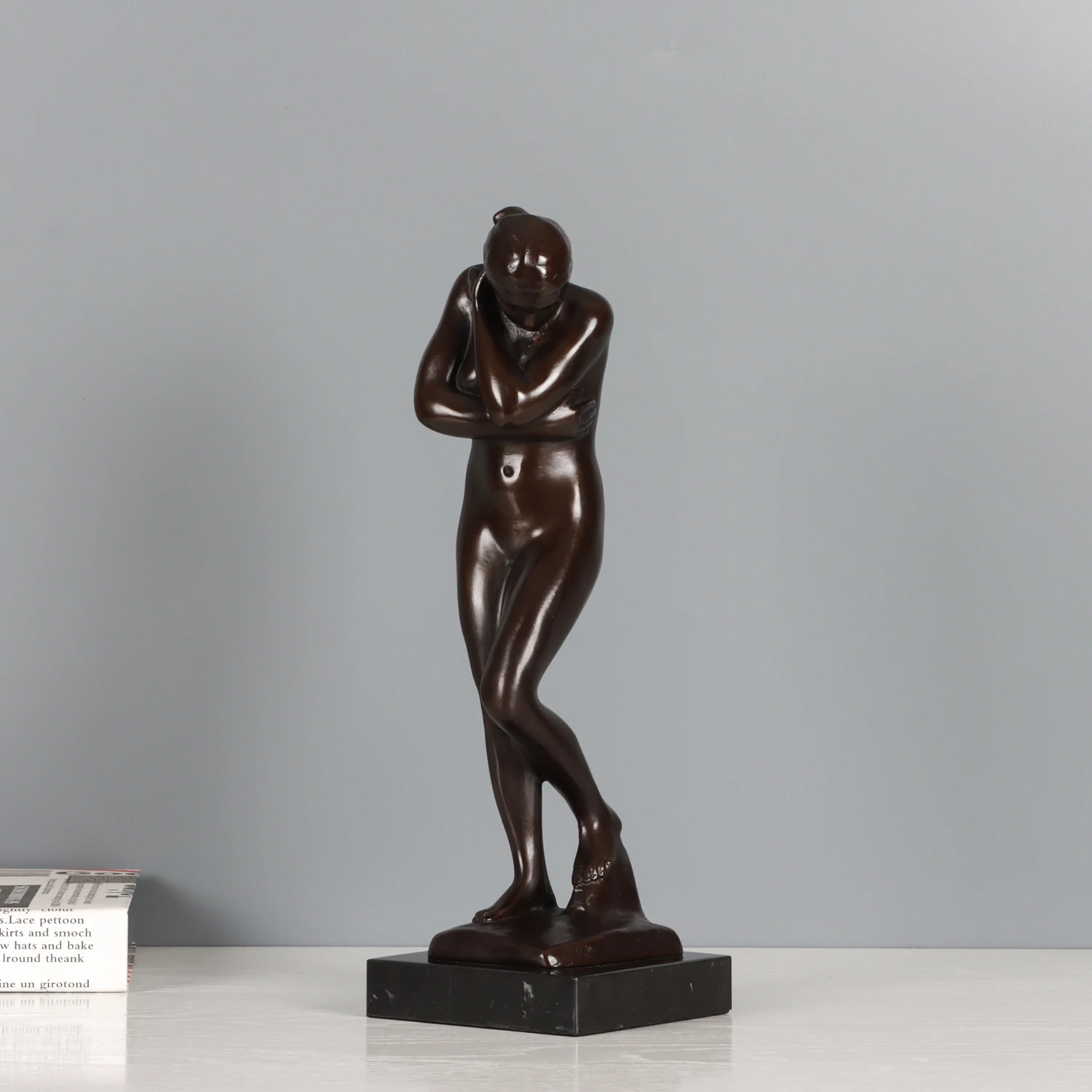 

Бронзовая статуя Евы Родена