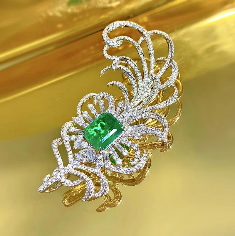 

ZOCA Jewelry New 925 Silver 10*12 Artificial Emerald Feather Brooch Pendant Luxury Inlaid Back Cover Design Women