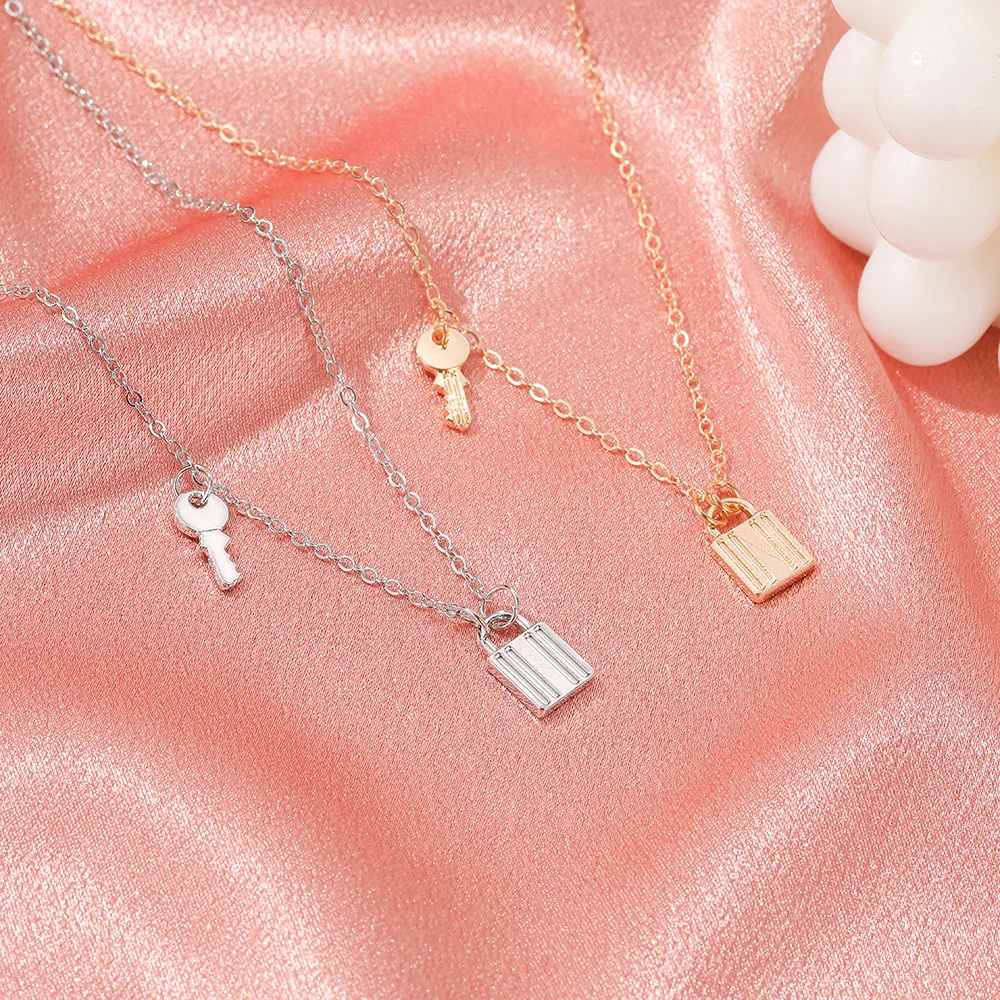 

Key Lock Necklace Vintage Lock Key Necklace For Women Clavicle Necklaces & Pendants Jewelry Gold Silver Color Necklace