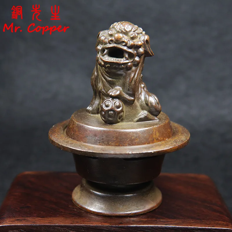 

Античная Медная лев статуя в виде игрового мяча настольное украшение ретро фигурка животного курильница украшение для дома аксессуары