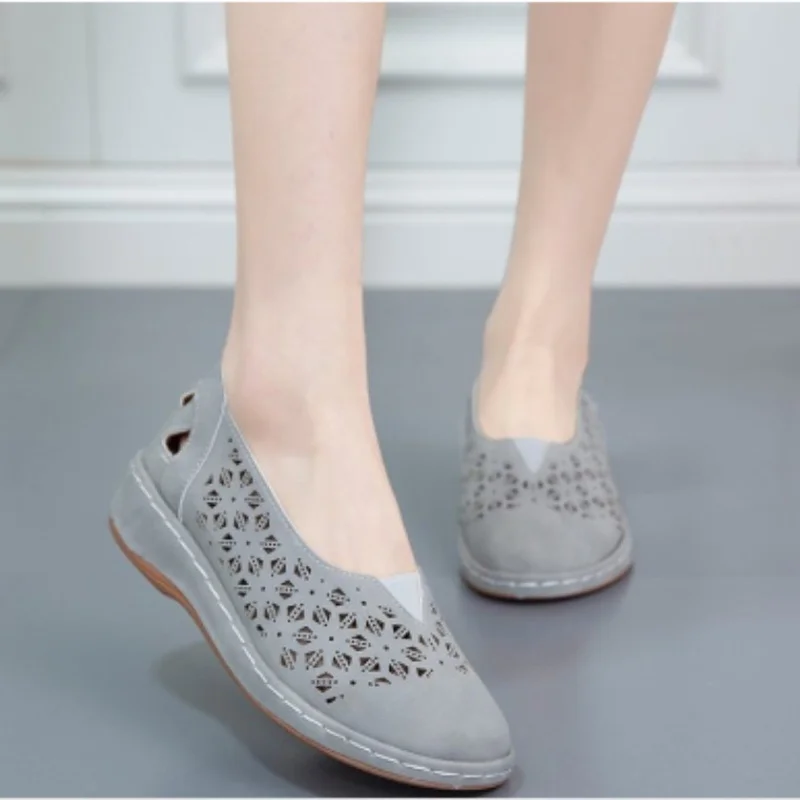 New Woman Leather Vintage Sandals Female Hollow Out Wedges Platform Shoes Plus Size Women Summer Slip on Retro Moccasins Sandals