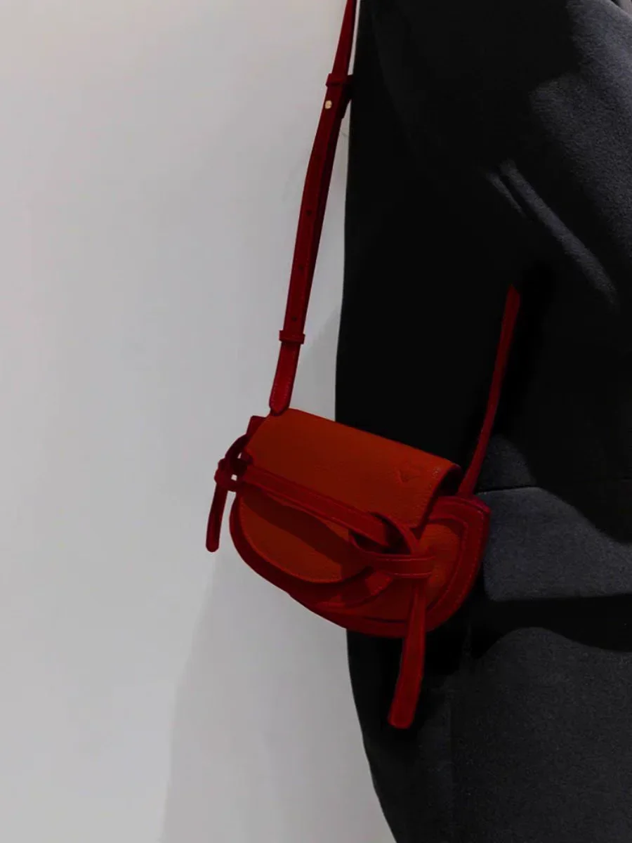 Miyagawa Retro Strap Red Small Bag for Women 2024 New Fashion One Shoulder Crossbody Saddle Bags
