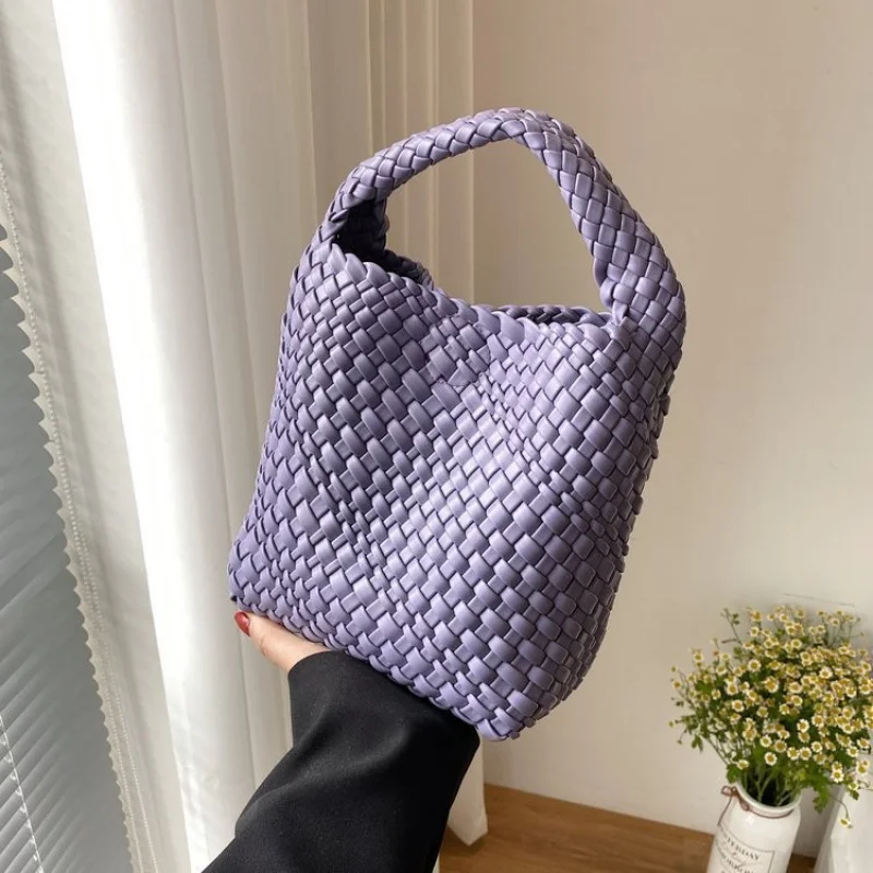 Niche Hand-Woven Women's Soft Leather Large Capacity Portable Cross-Body Elegant High-Grade Shoulder Commuter Bag