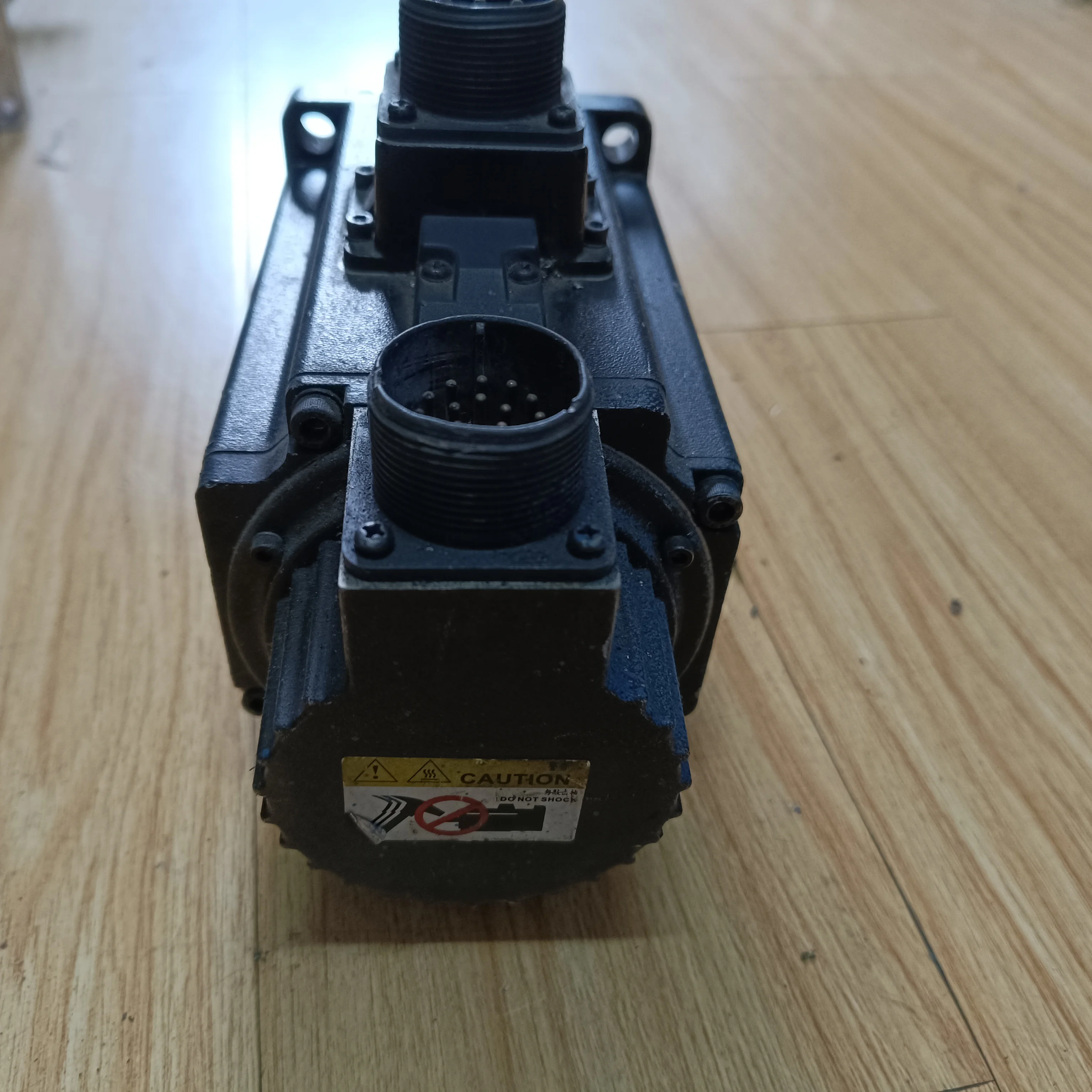 Контроллер серводвигателя переменного тока ECMA-C21010SS 1 кВт