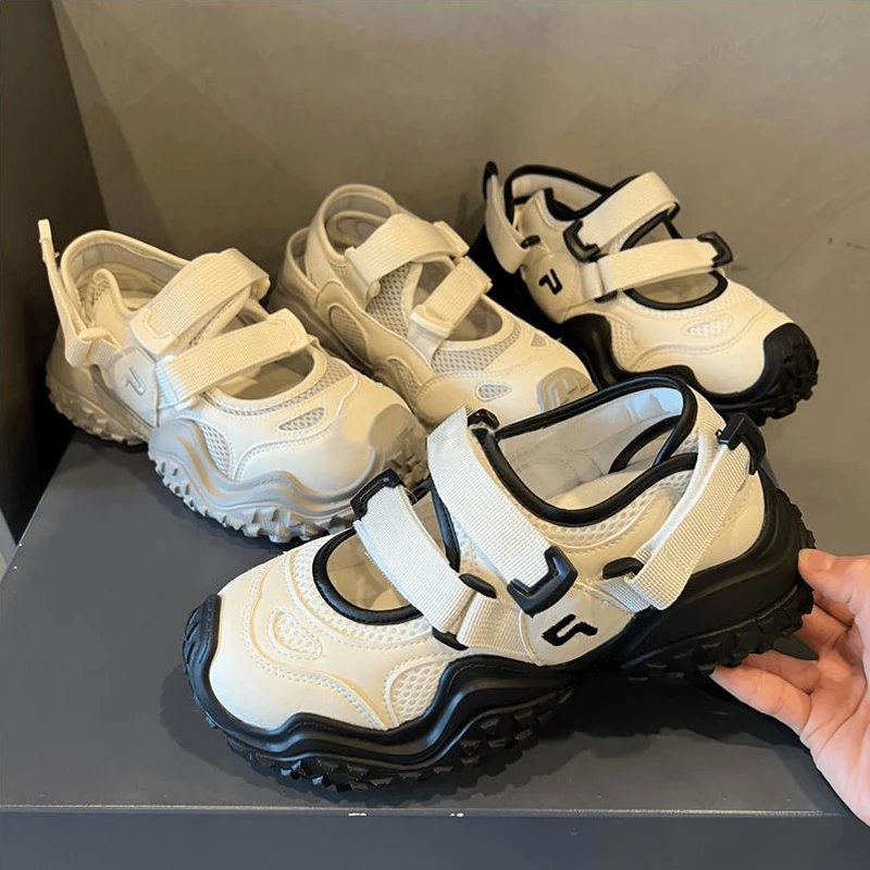 Женские массивные спортивные босоножки кроссовки на низкой платформе