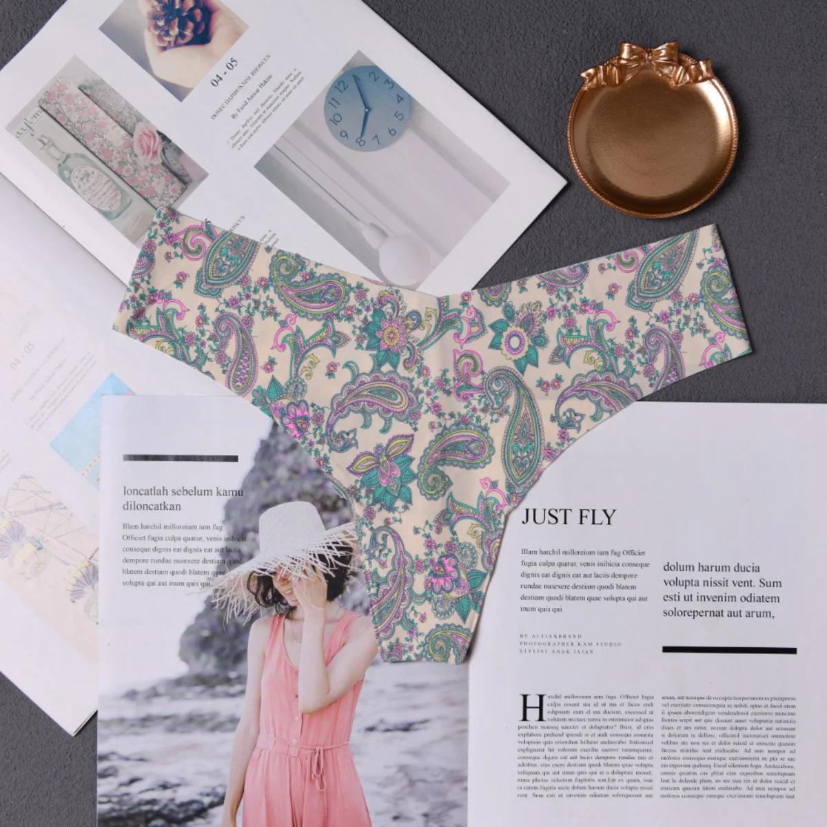 

Women ruffles Underwear Invisible Seamless T Panties G-String Female Sexy Thongs Intimates Lingerie Ladies Briefs 1pcs abc01