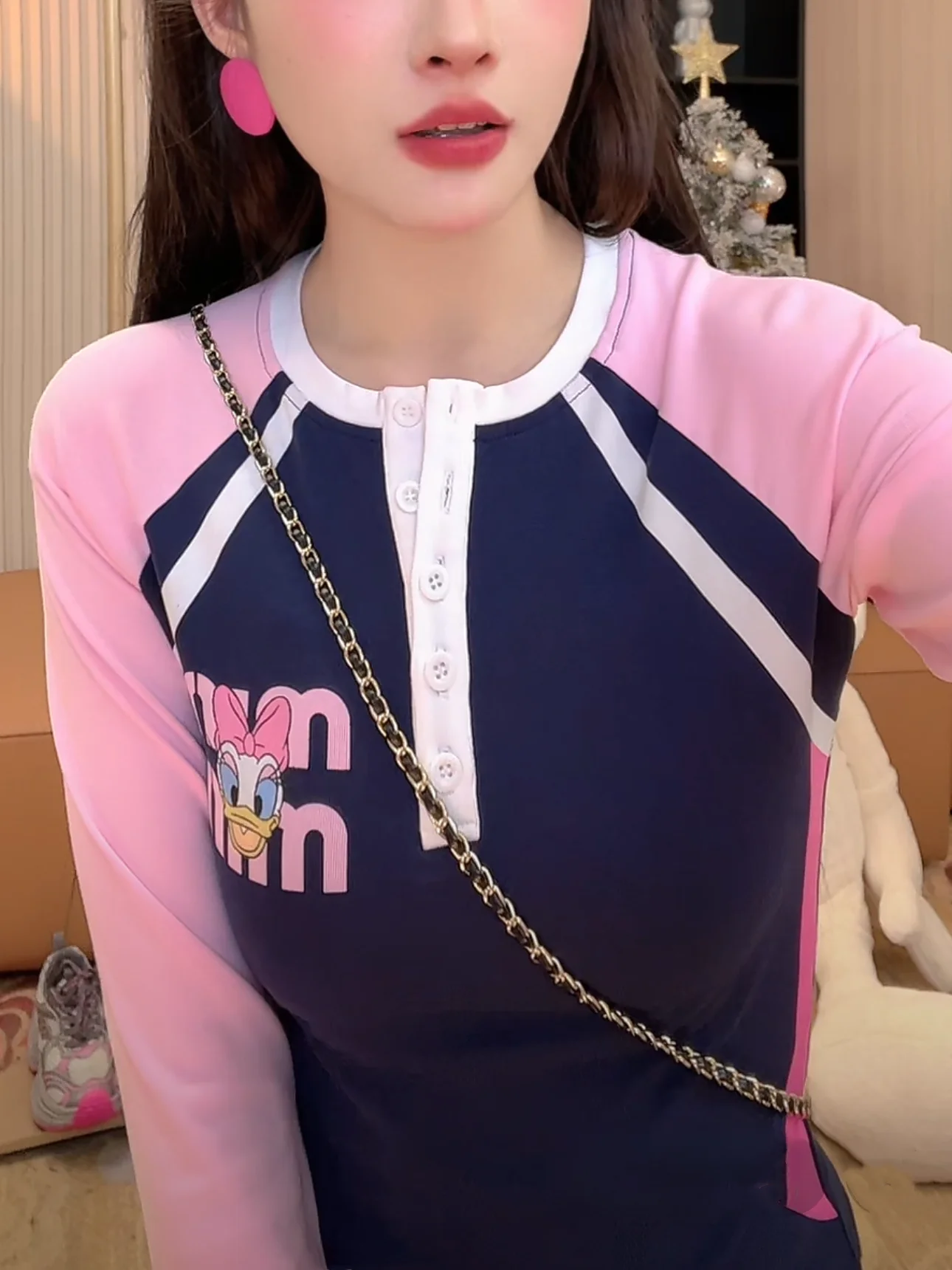 Модная брендовая рубашка с длинными рукавами контрастного цвета мультяшным