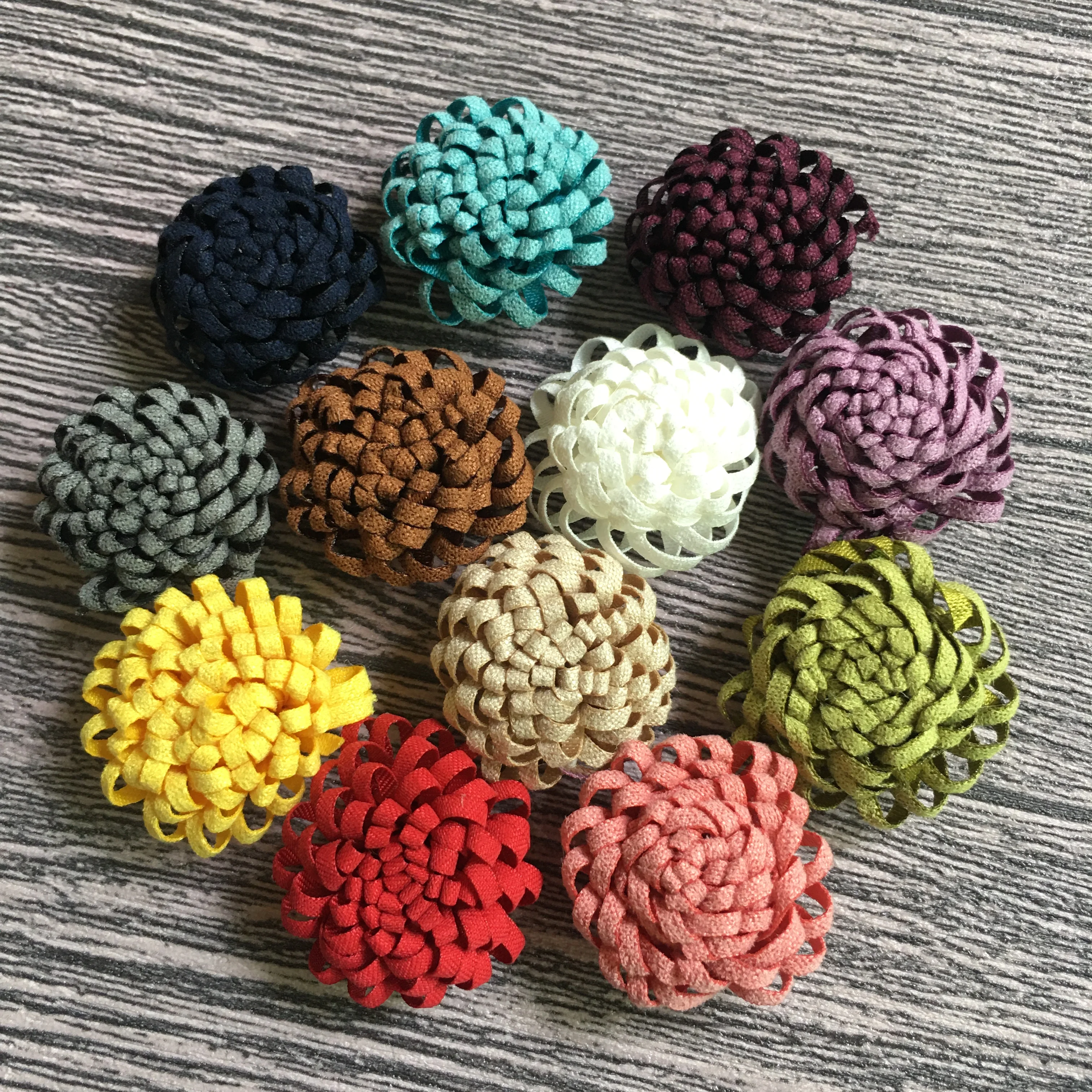 

12pcs/Lot 25mm Handmade Solid Fabric Flower Stamen accessory For floral Centerd bud Craft pistil for dresses apparel decoration