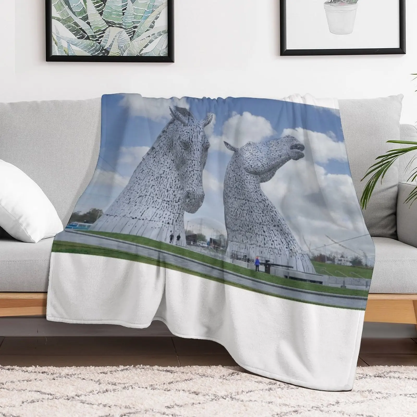 Kelpies Helix Park Falkirk Шотландия — самый крупные ривновые скульптуры в мире. Одеяло для
