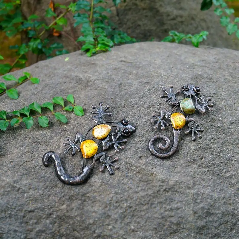 

2 Pcs Animal Pattern Decoration Wall Mounted Metal Decal Multipurpose Indoor Outdoor Ornamental Decor For Home Office Frontdooor