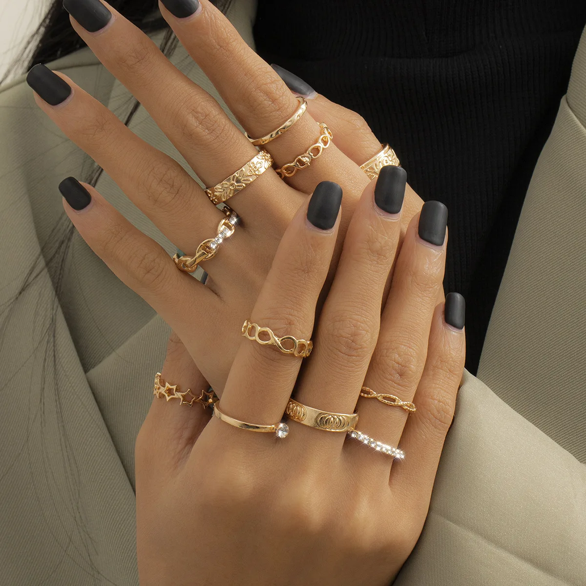 

5pcs Vintage Cutout Geometric Ring Set Gold Big Bling Jewelry Pendant Accessories