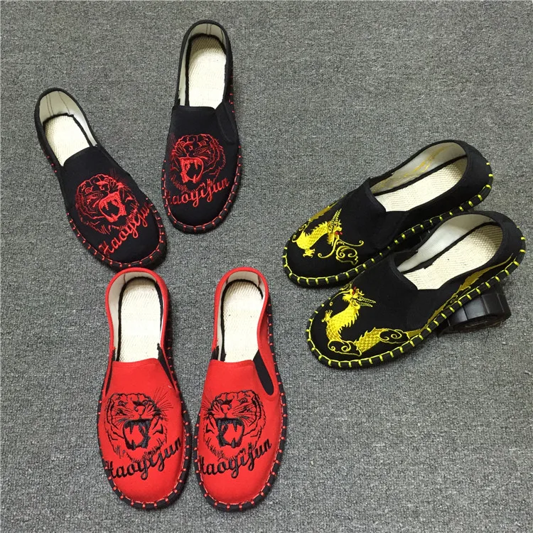 

2022 New Shoes Embroidered Cotton Shoes Women's Canvas Shoes Girl's Same Style Slip-on Loafers 2590