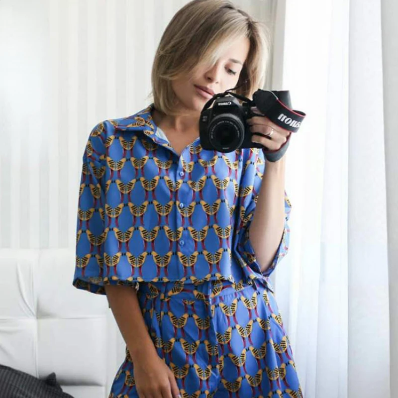 

2022 Women 2 Pieces Sets Summer Loose Fashion Print Batwing Short Sleeve Beach Cropped Blouse+Elastic Waist Casual Shorts Set