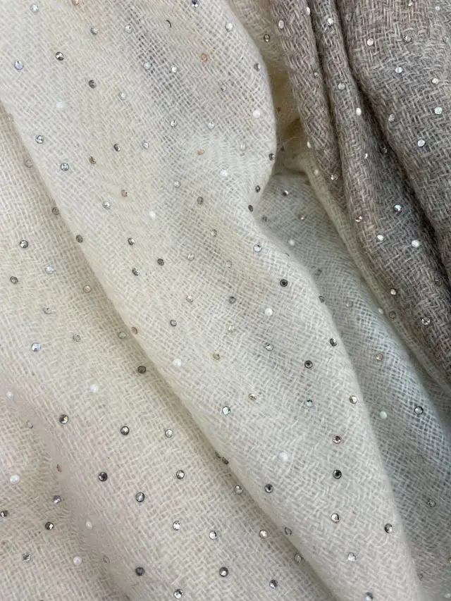 Рисунок 5 - Женский кашемировый шарф с бахромой