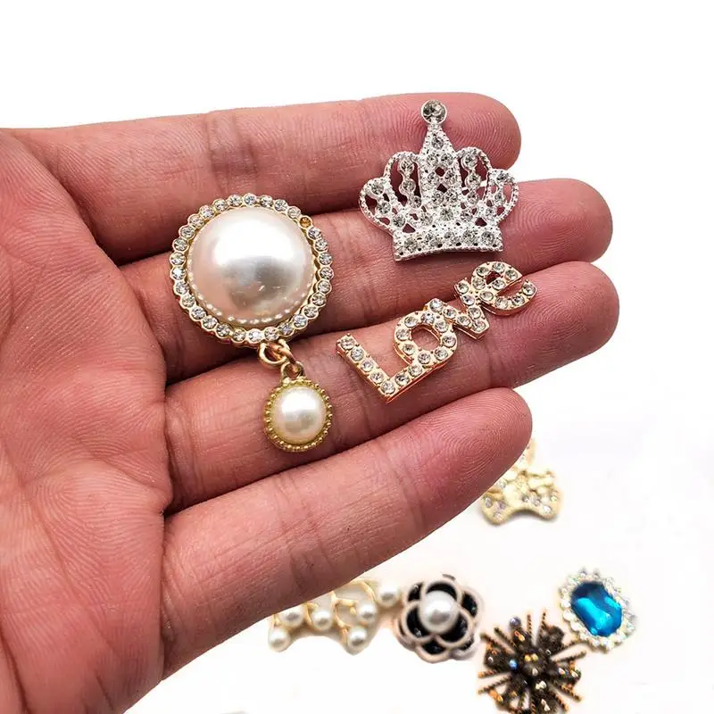 

New Shoes Charms Designer Croc Charms Bling Rhinestone Girl Crystal diamond gem Decoration Metal Pearl Crown Bear Accessories