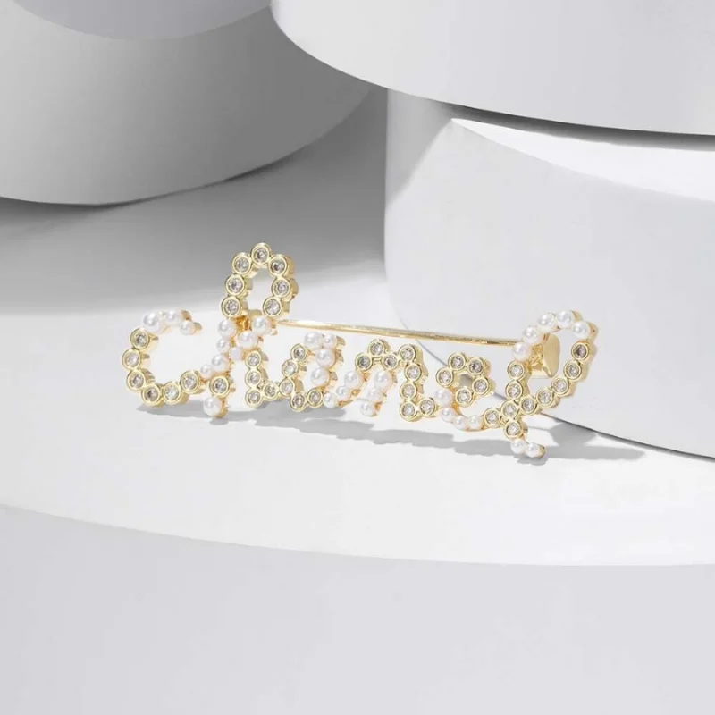 

Crystal Pearl Letter Brooch Personality Trend Vintage Rhinestone Lapel Pin High-end Fashion Jewelry Pins for Women Accessories