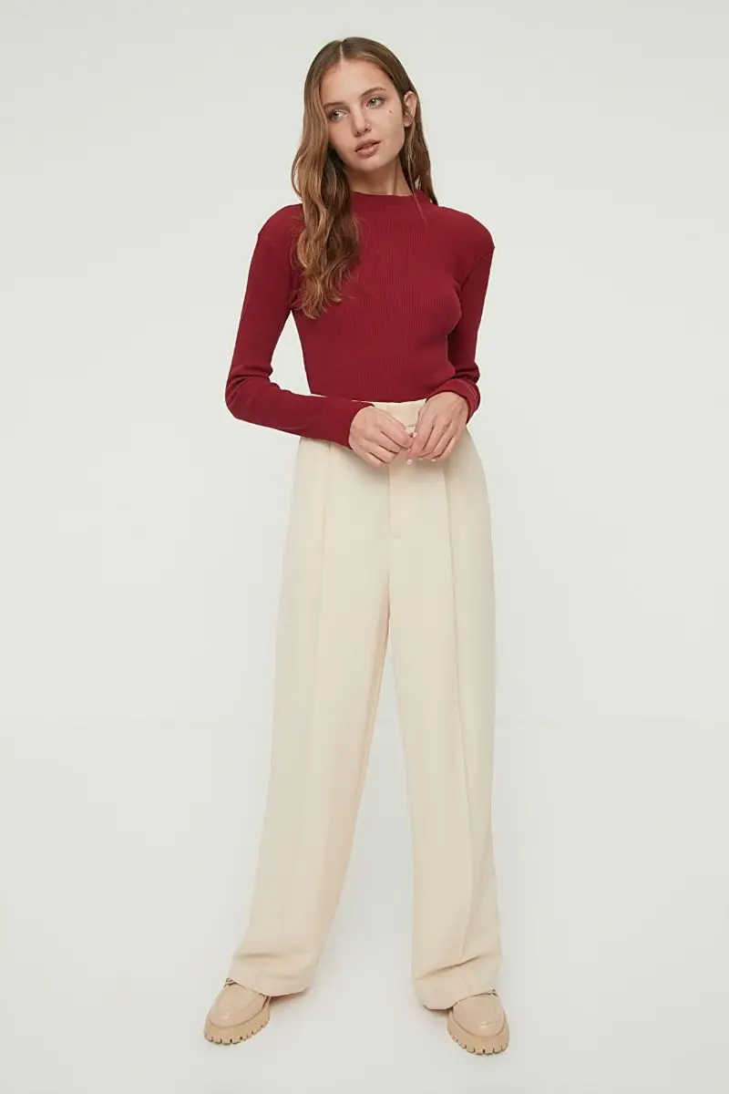 

Burgundy Turtleneck Ribbed Knitted Blouse