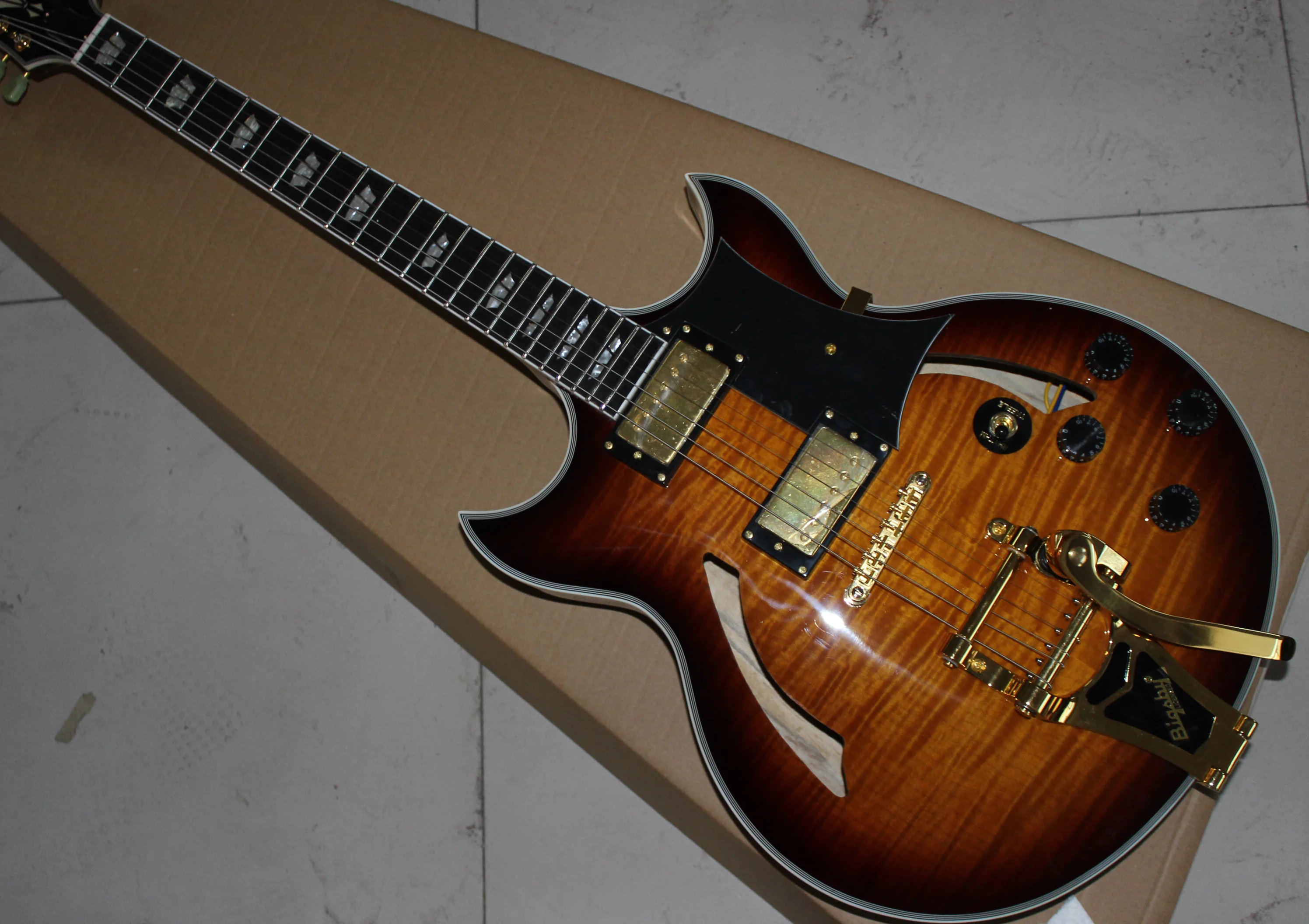 

Oem 6 String Jazz Electric Guitar,Finish Gloss Flame Maple , Free Delivery