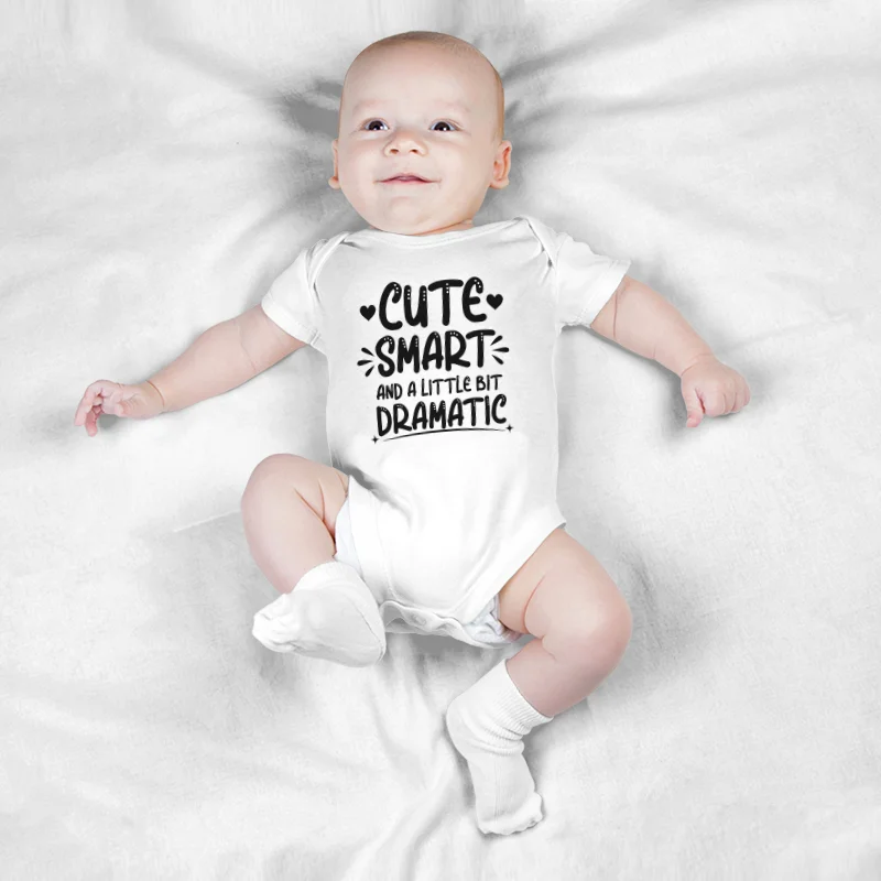 

Keescewow новорожденный "милый умный и немного драматический" костюм для подъема с принтом, высокая яркость, Детский мягкий боди