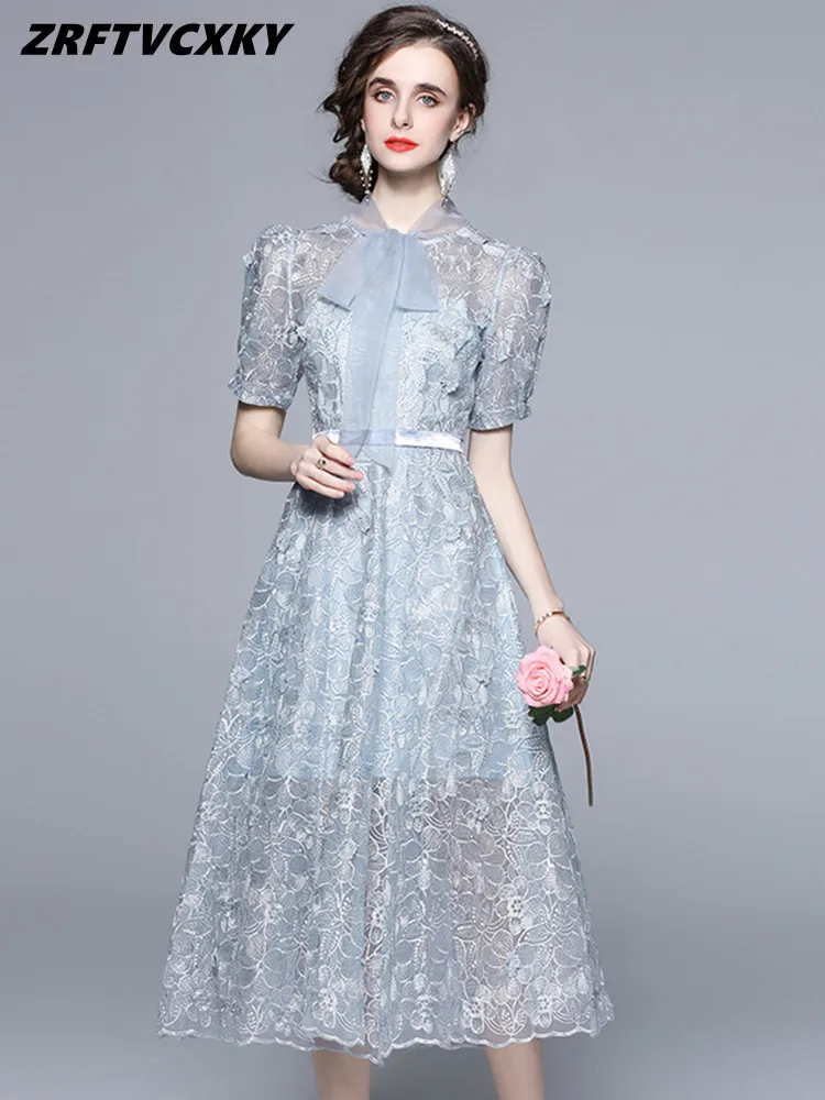 

Платье-миди ТРАПЕЦИЕВИДНОЕ из органзы, с рукавами-фонариками и бантом на воротнике, с вышивкой, лето 2022