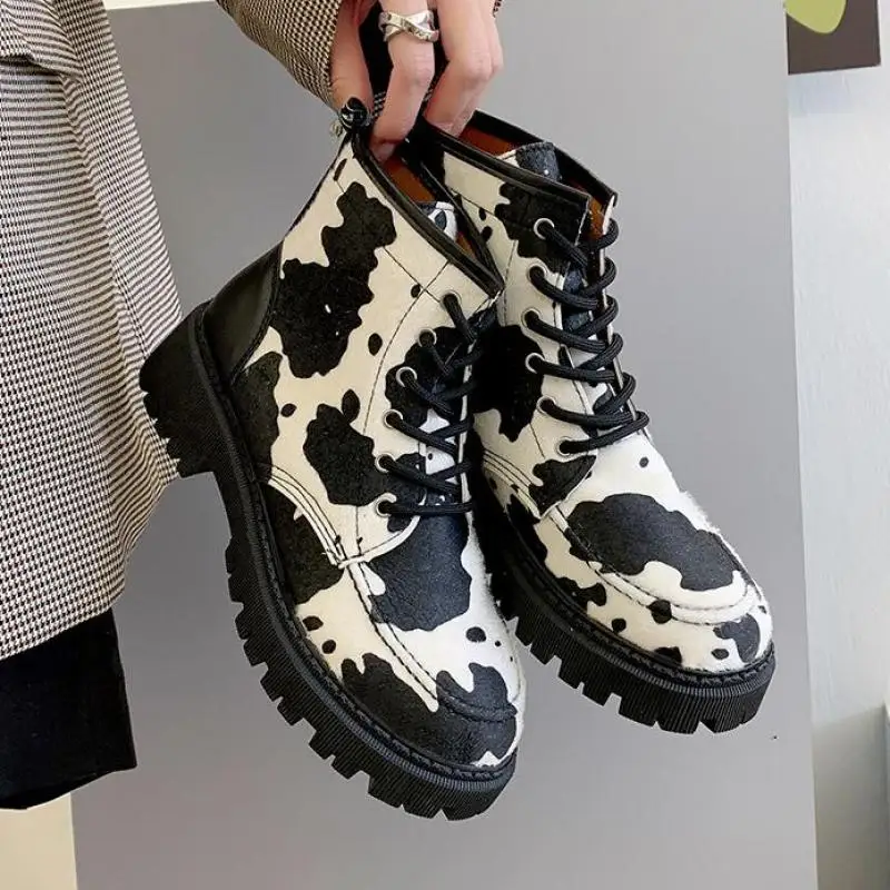 

Женские ботинки на толстой платформе, Черные ботильоны в стиле панк, с коротким круглым носком, на квадратном каблуке, Осень-зима 2022