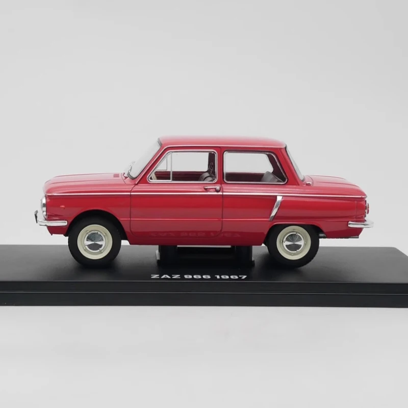Литой в масштабе 1:24 IXO ZAZ 966 1967 классическая модель ретро-автомобиля из сплава
