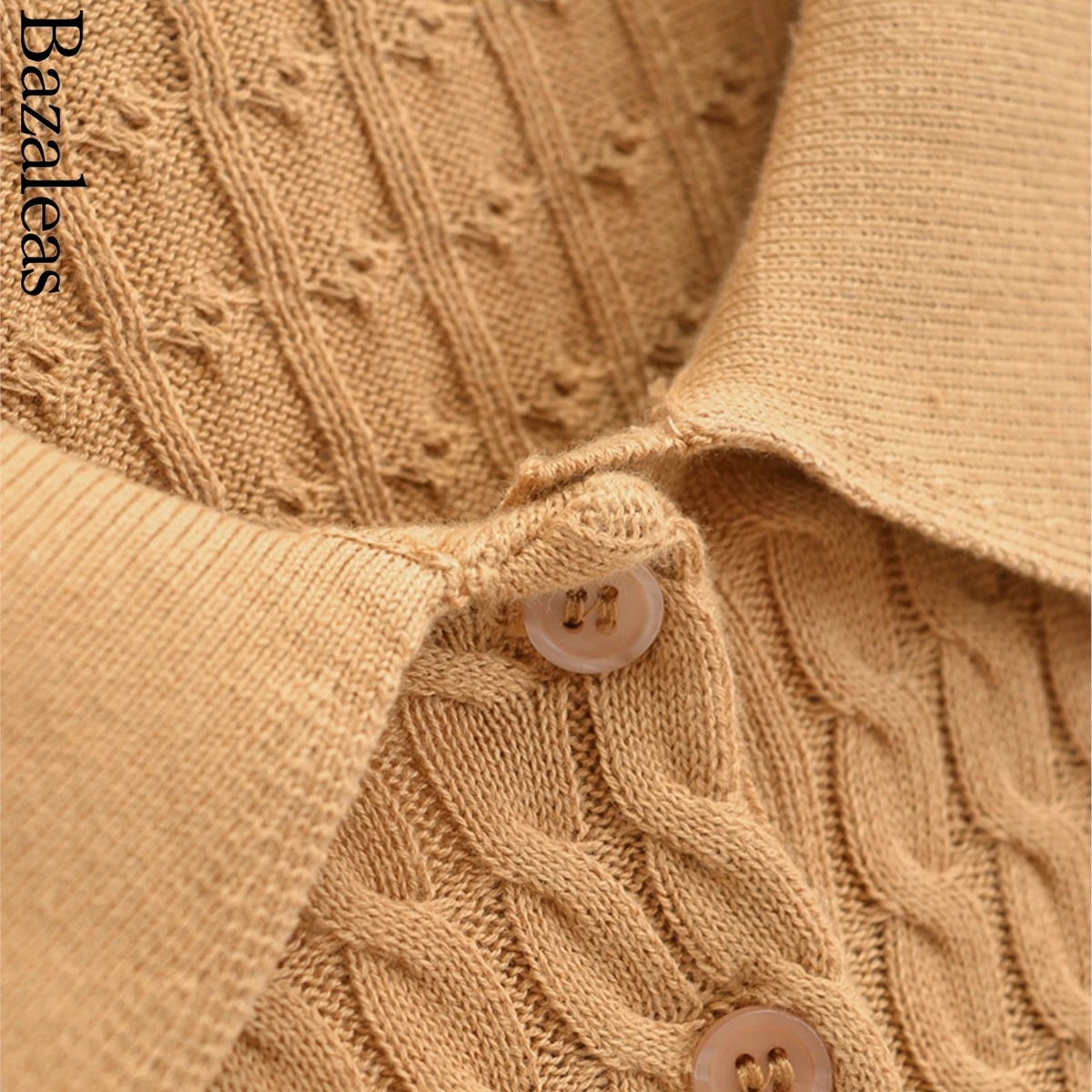 Женское трикотажное платье-свитер с воротником-поло и длинными рукавами