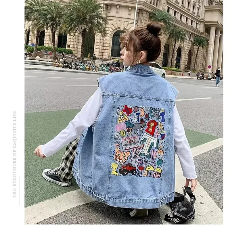 Фото Новый джинсовый жилет для женщин, джинсы Veste, женская повседневная куртка без рукавов, корейский свободный женский жилет средней длины с принтом, S-4XL №3