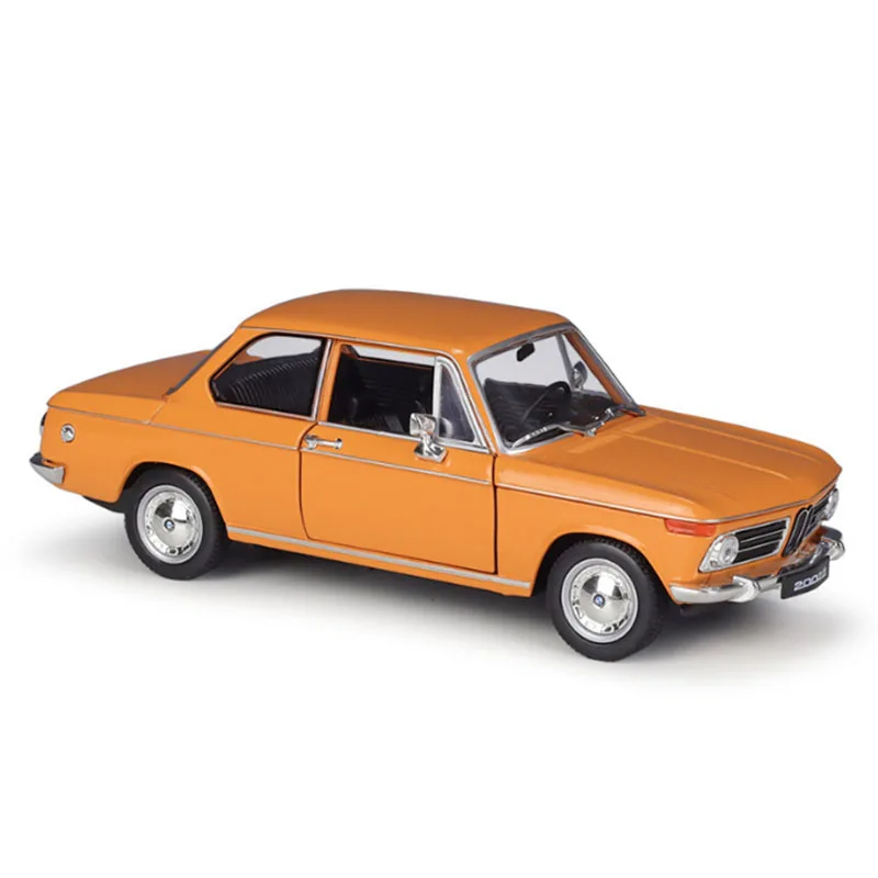 

Welly Diecast 1:24 Scale 2002Ti High Simulation Model Car Alloy Metal Toy Car For Chlidren Gift Collection