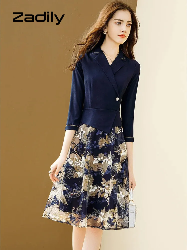 Женское офисное платье с рукавом три четверти и цветочным принтом