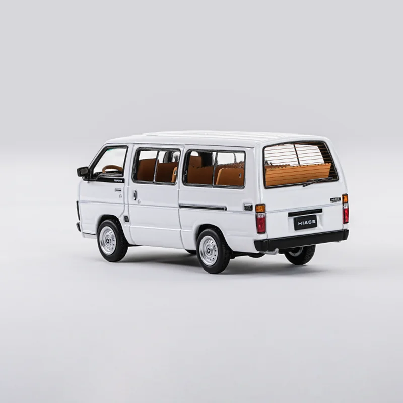 Фото MASSDI 1/64 HIACE H50 Модель автомобиля из сплава, готовая статическая модель для взрослых, декоративное украшение для рабочего стола, креативный сувенир, игрушка №4