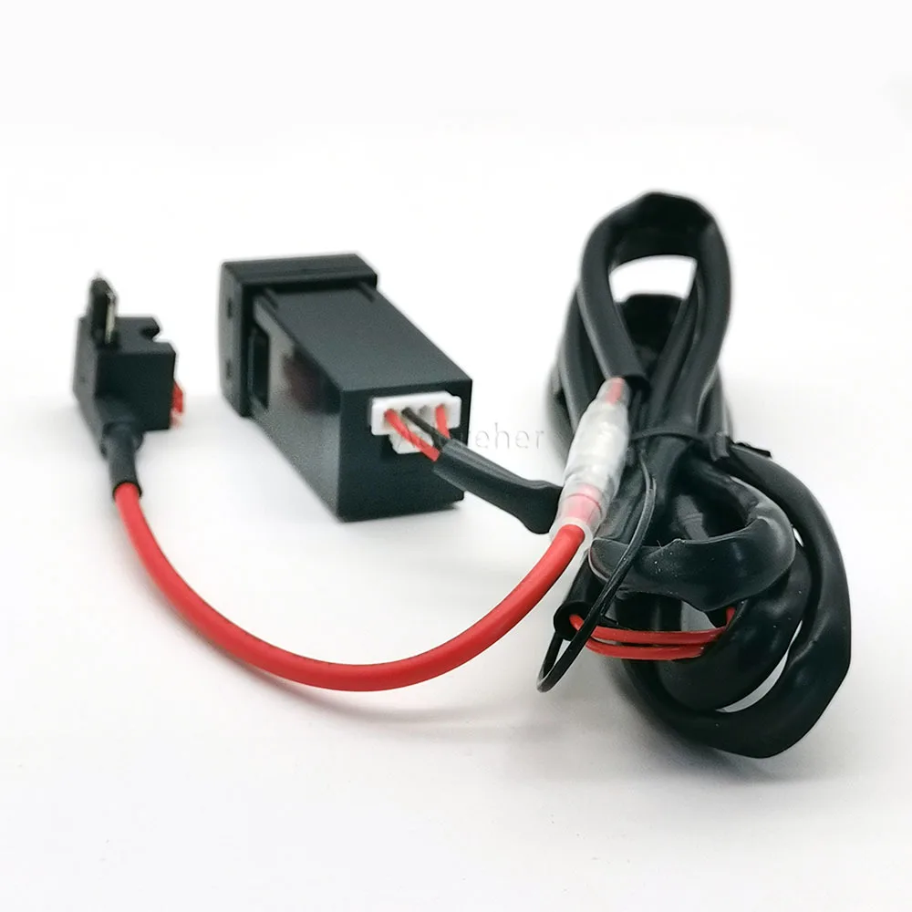 Автомобильное зарядное устройство с двумя портами USB QC3.0 Type-C PD для Toyota Land Cruiser Prado 150 Rav4 Camry Corolla 18-22 (art.: 3920d7fa389cd) - 3920d7fa389cd